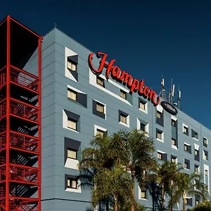 Otel Hampton By Hilton Airport
